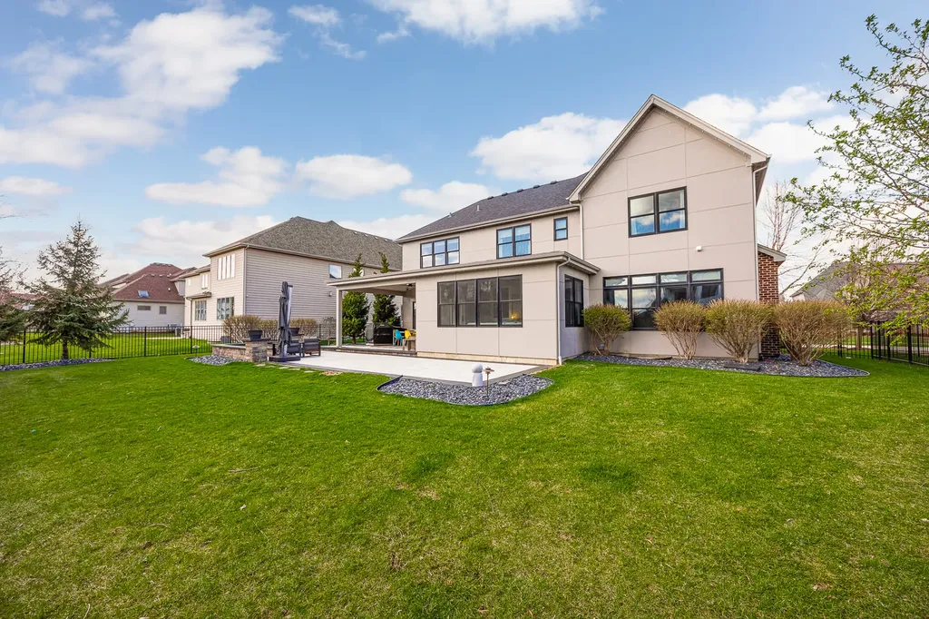 4328 Winterberry Avenue Naperville IL 60564