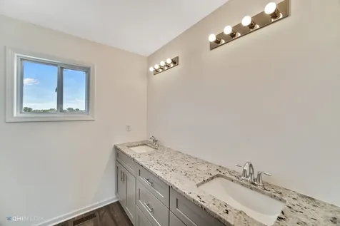 1057 Redwing Avenue Braidwood IL 60408