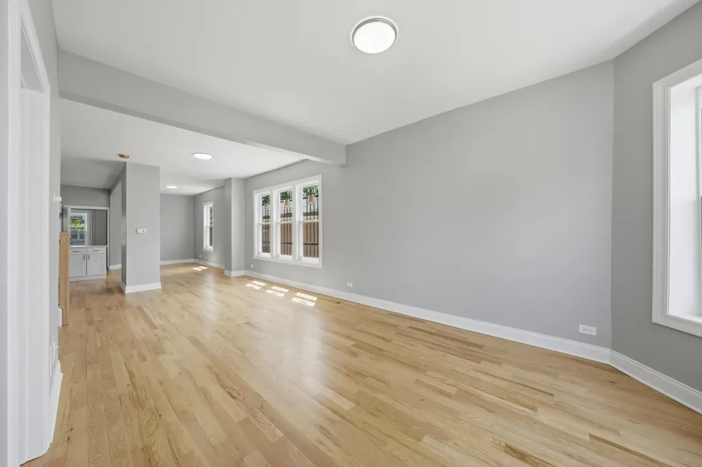 6833 South Aberdeen Street Chicago IL 60621