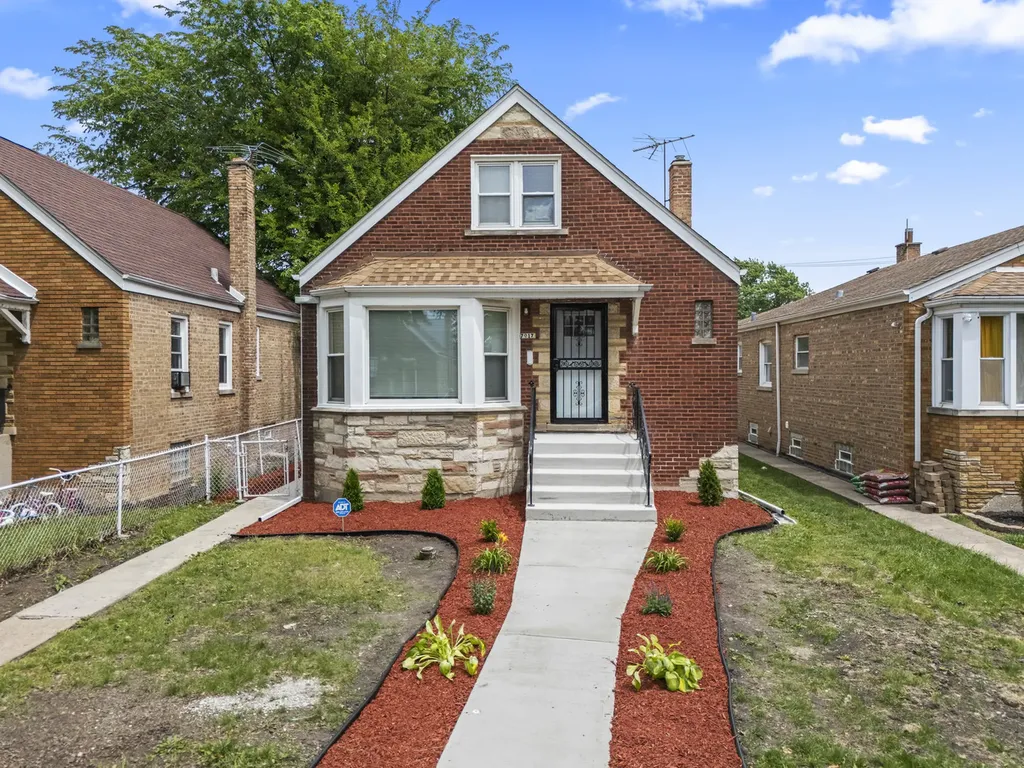 7917 South Christiana Avenue Chicago IL 60652