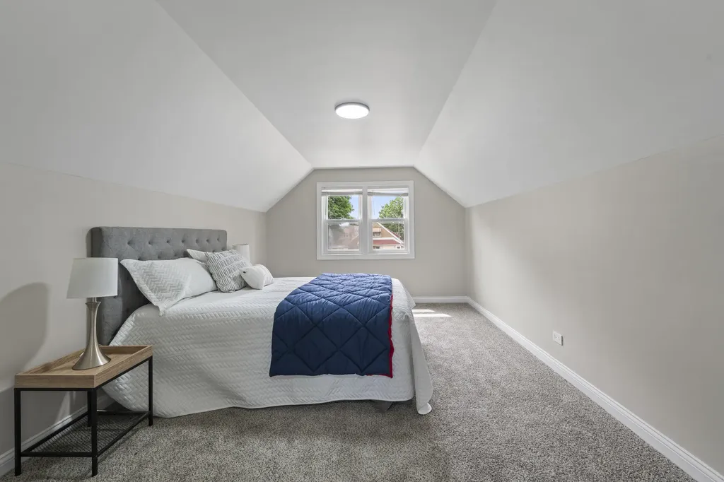 7917 South Christiana Avenue Chicago IL 60652
