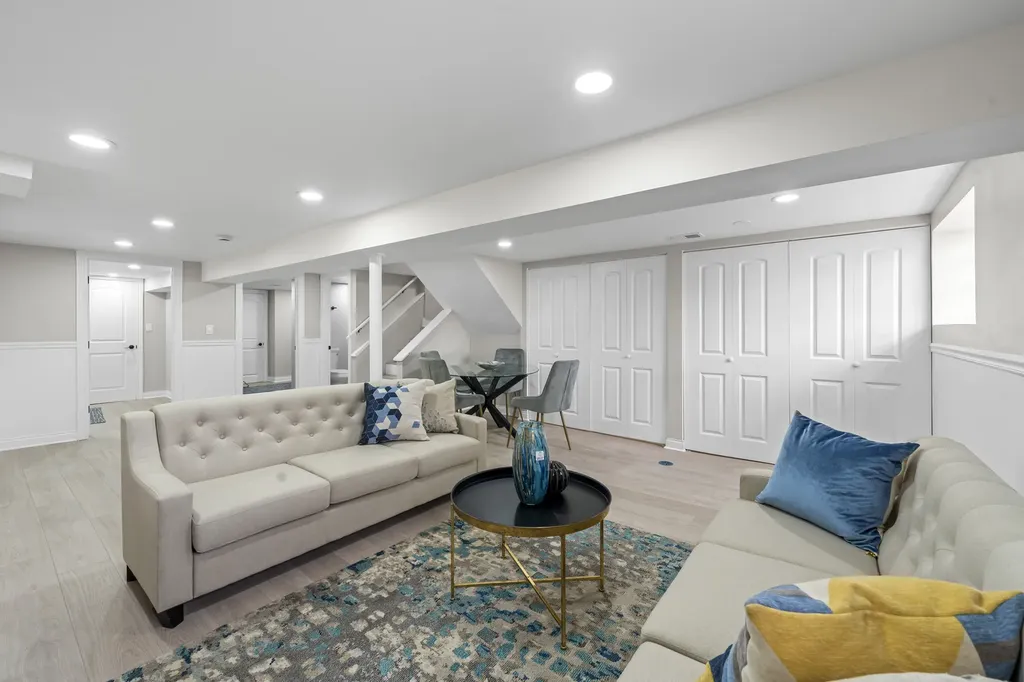 7917 South Christiana Avenue Chicago IL 60652