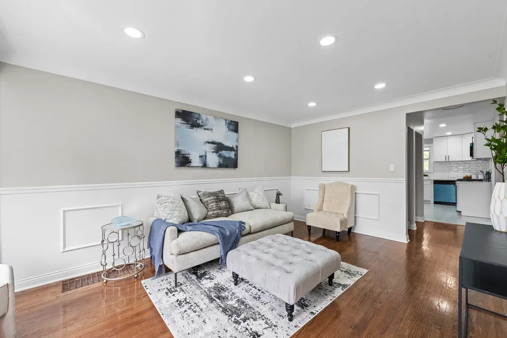 7917 South Christiana Avenue Chicago IL 60652