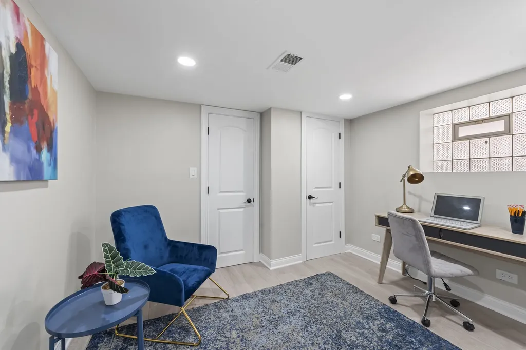 7917 South Christiana Avenue Chicago IL 60652