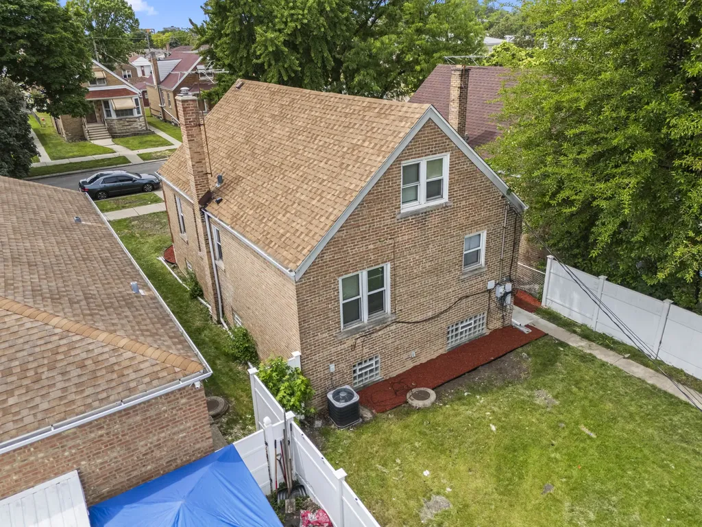 7917 South Christiana Avenue Chicago IL 60652