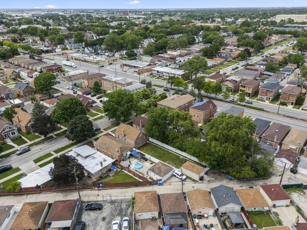 7917 South Christiana Avenue Chicago IL 60652
