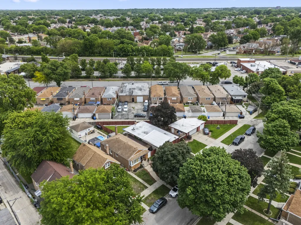 7917 South Christiana Avenue Chicago IL 60652