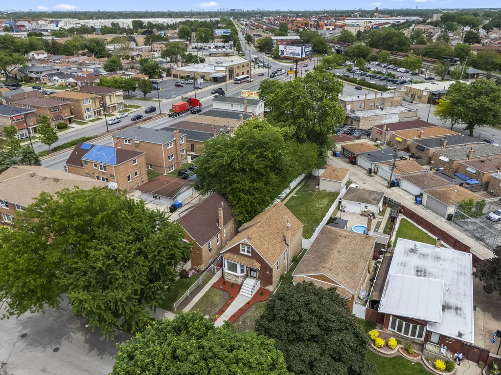7917 South Christiana Avenue Chicago IL 60652