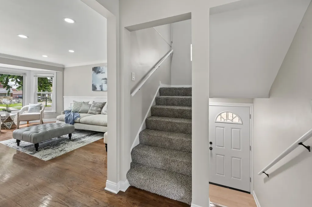 7917 South Christiana Avenue Chicago IL 60652