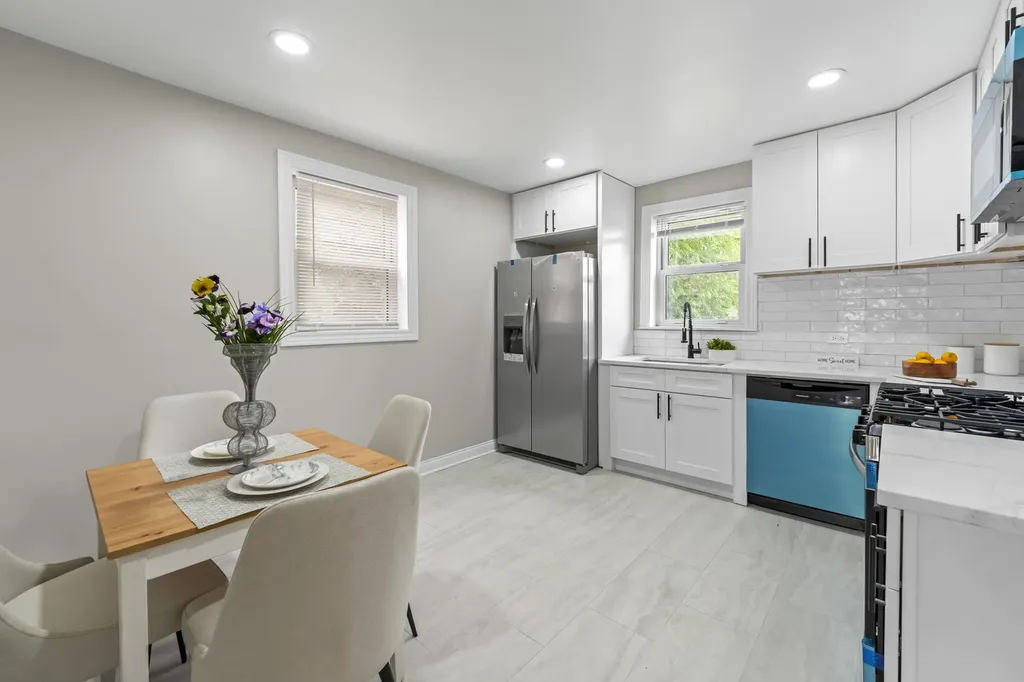 7917 South Christiana Avenue Chicago IL 60652