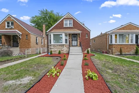 7917 South Christiana Avenue Chicago IL 60652