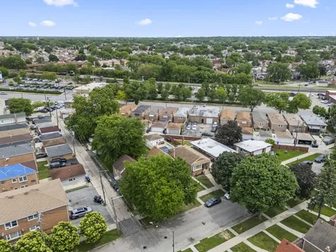 7917 South Christiana Avenue Chicago IL 60652