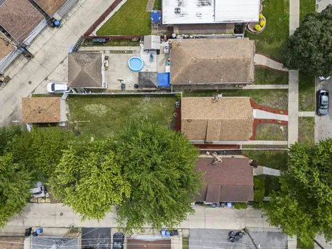 7917 South Christiana Avenue Chicago IL 60652
