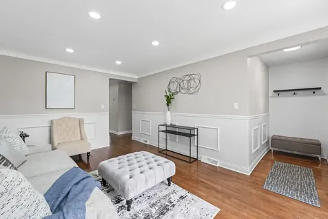 7917 South Christiana Avenue Chicago IL 60652