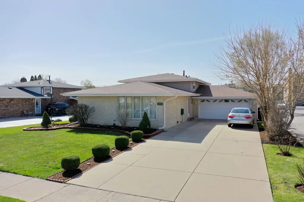 7849 West 79th Place Bridgeview IL 60455