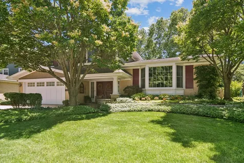 1019 East Waverly Drive Arlington Heights IL 60004