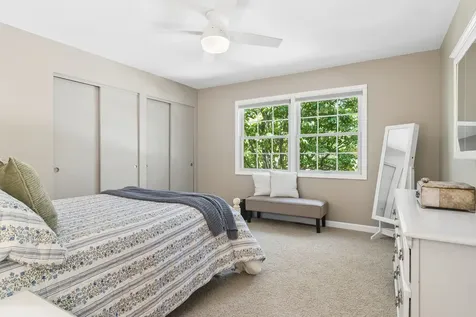 1019 East Waverly Drive Arlington Heights IL 60004