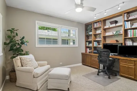1019 East Waverly Drive Arlington Heights IL 60004