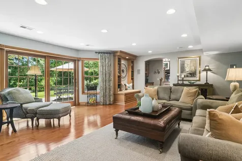 1019 East Waverly Drive Arlington Heights IL 60004