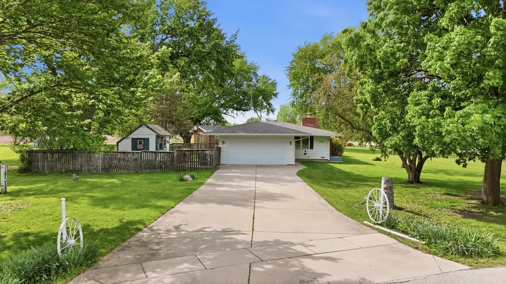 11N802 Win Haven Drive Elgin IL 60124