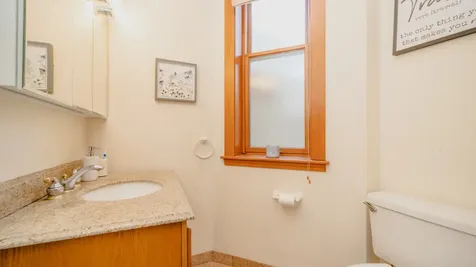 622 West Briar Place Chicago IL 60657