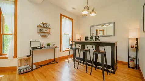622 West Briar Place Chicago IL 60657