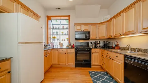622 West Briar Place Chicago IL 60657