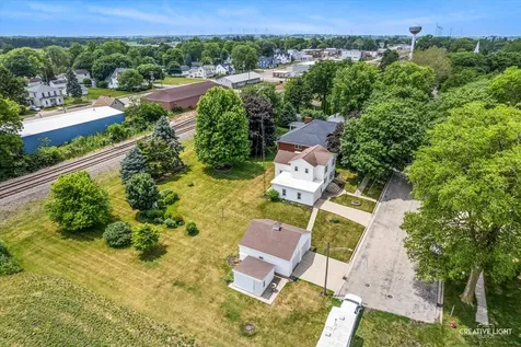 305 East Navaho Avenue Shabbona IL 60550