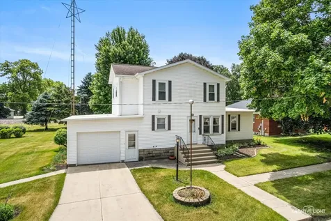 305 East Navaho Avenue Shabbona IL 60550