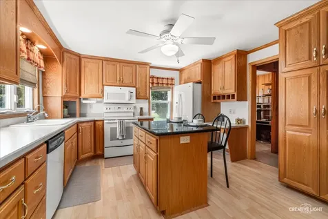 305 East Navaho Avenue Shabbona IL 60550