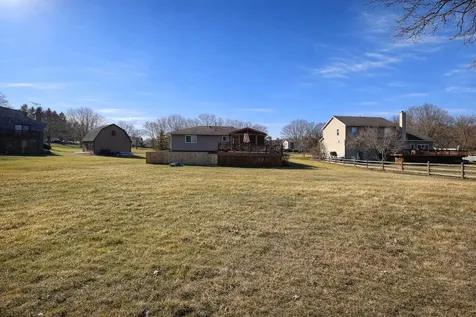 5N087 Mary Court St. Charles IL 60175