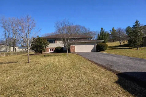 5N087 Mary Court St. Charles IL 60175