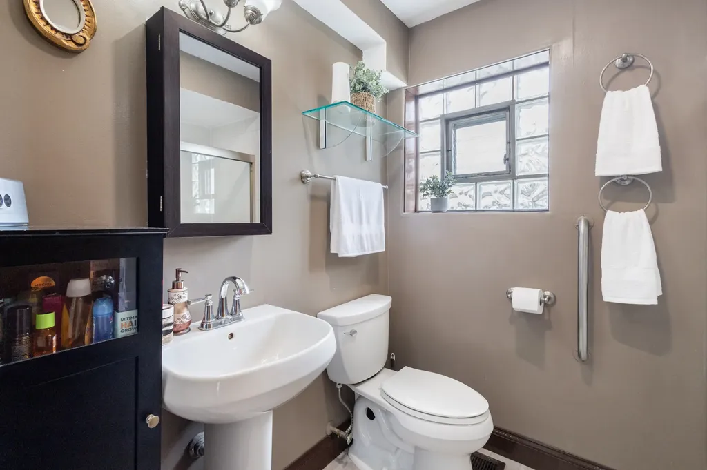 2711 Maple Avenue Brookfield IL 60513