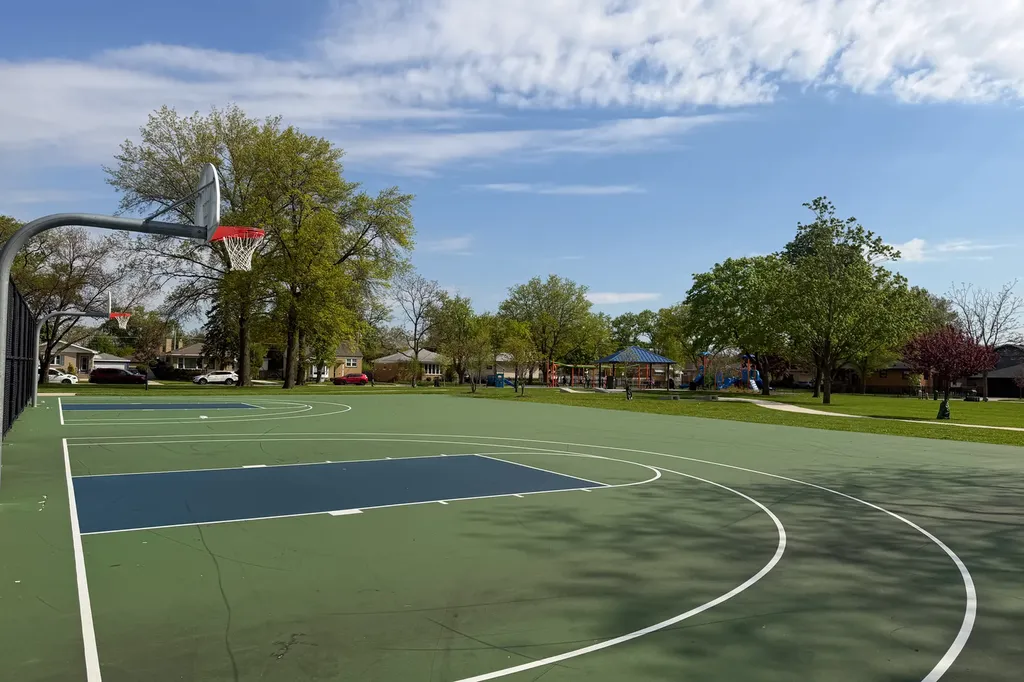 2711 Maple Avenue Brookfield IL 60513