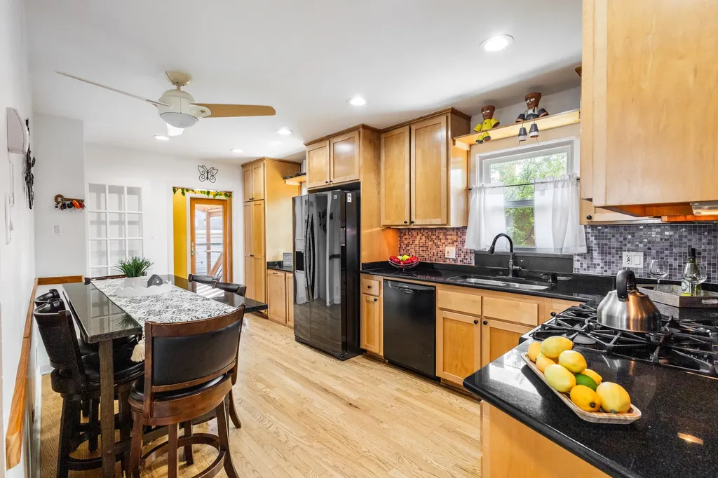 2711 Maple Avenue Brookfield IL 60513