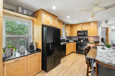 2711 Maple Avenue Brookfield IL 60513