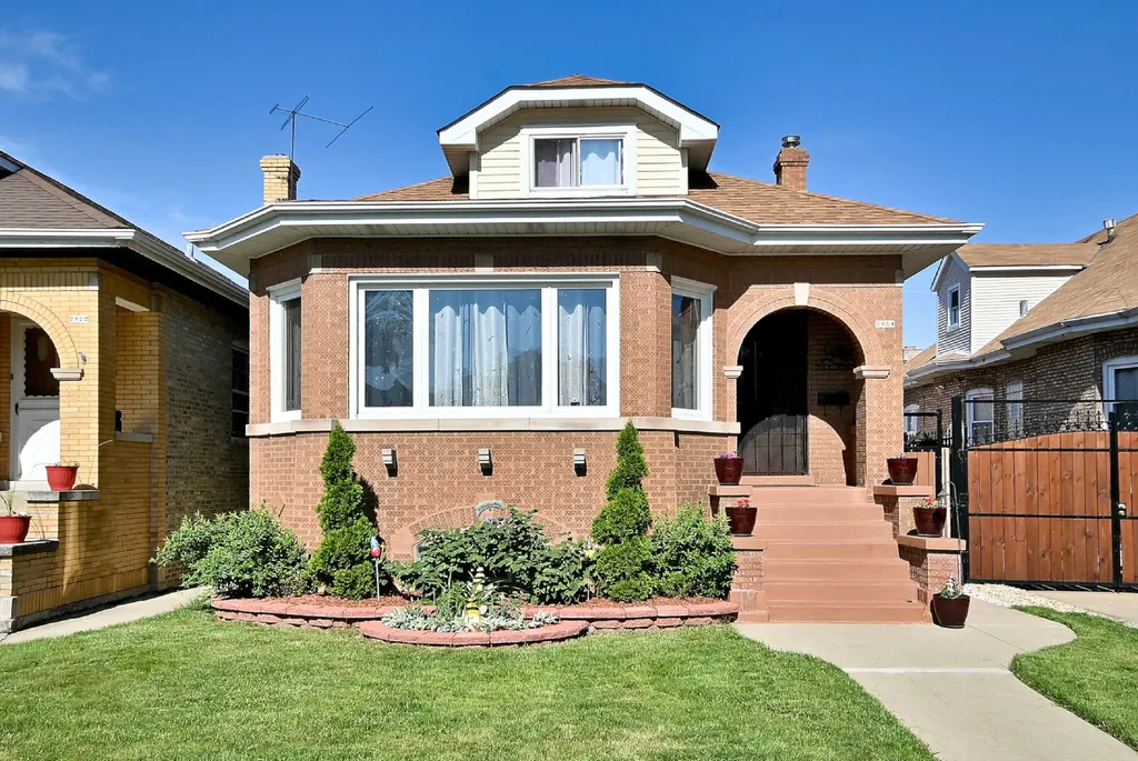 2924 North Linder Avenue Chicago IL 60641