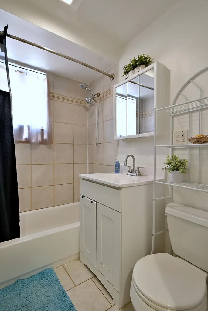 2924 North Linder Avenue Chicago IL 60641