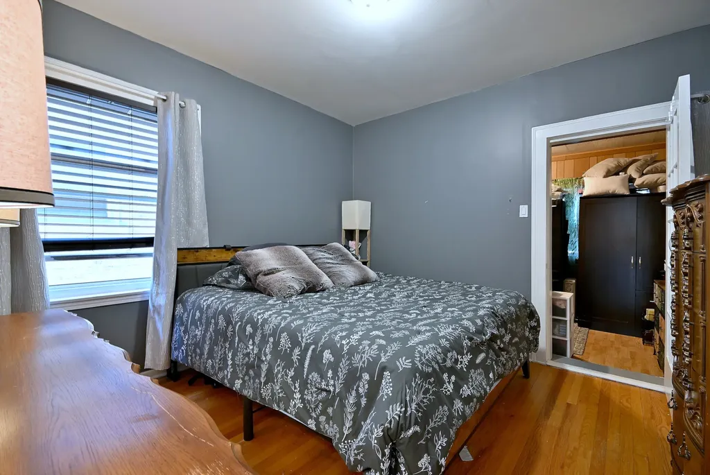 2924 North Linder Avenue Chicago IL 60641