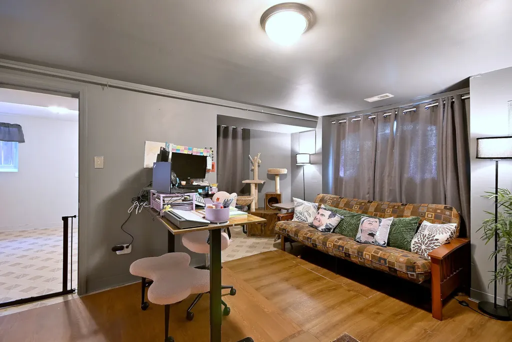 2924 North Linder Avenue Chicago IL 60641