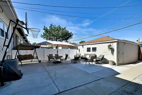 2924 North Linder Avenue Chicago IL 60641