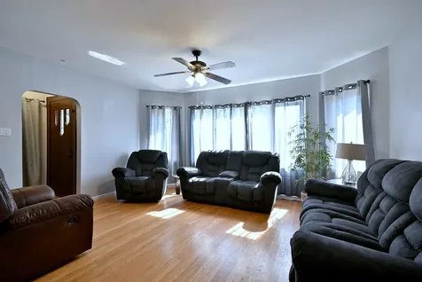 2924 North Linder Avenue Chicago IL 60641