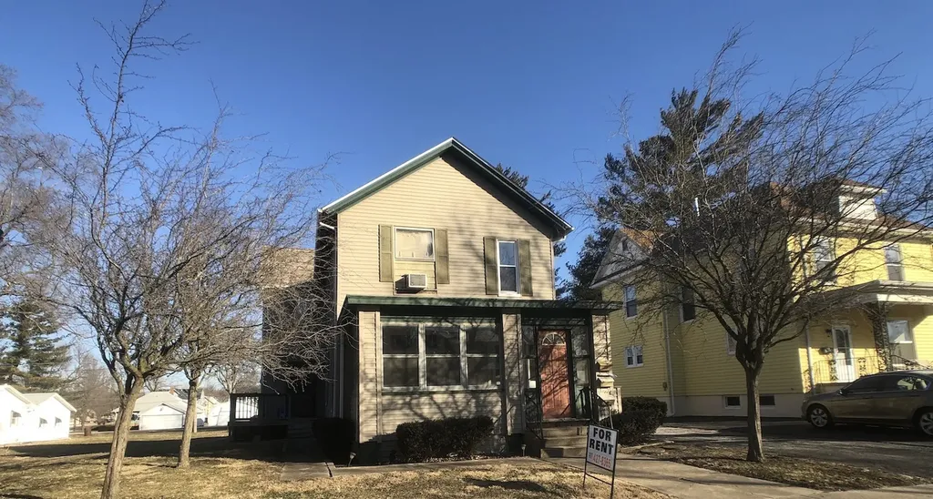 412 East Main Street Hoopeston IL 60942