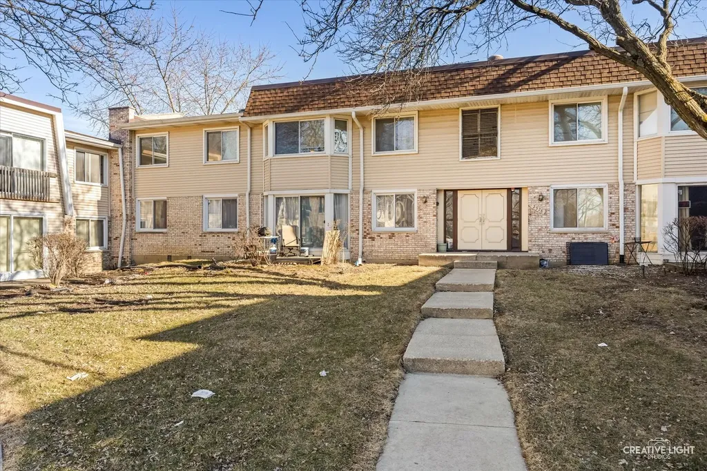 2928 Roberts Drive Woodridge IL 60517