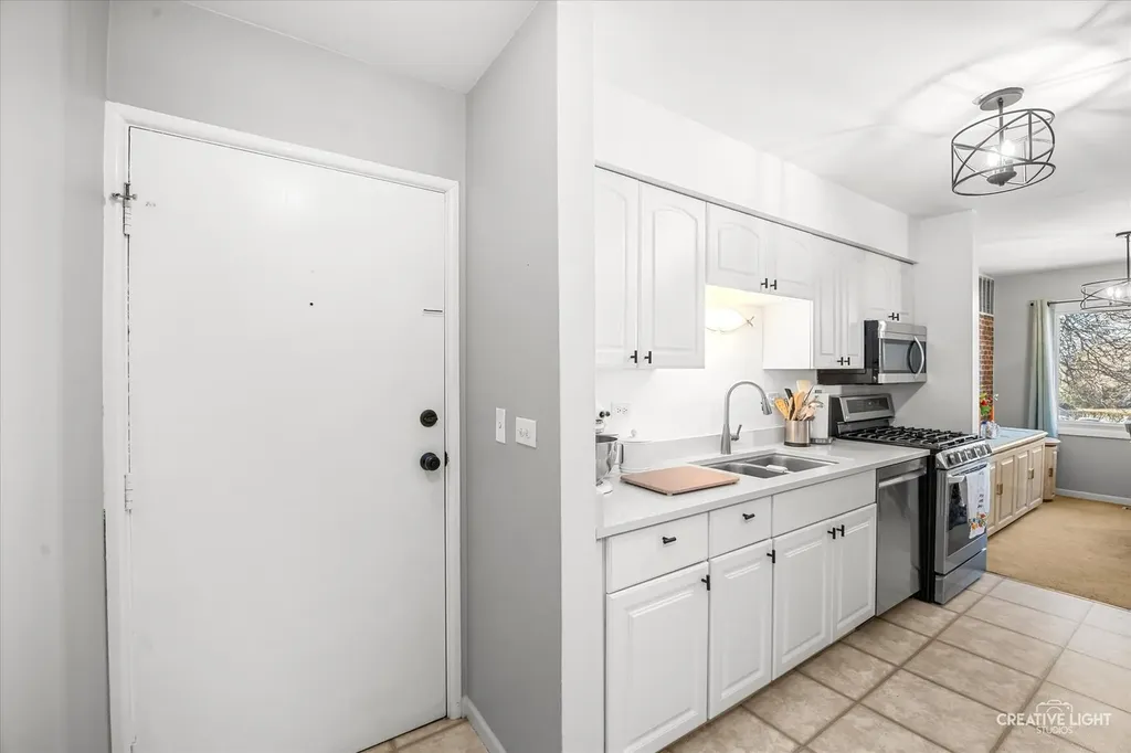 2928 Roberts Drive Woodridge IL 60517