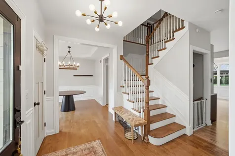 118 North 11th Avenue St. Charles IL 60174