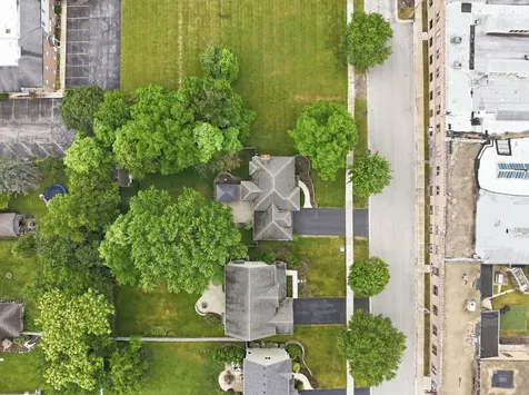 118 North 11th Avenue St. Charles IL 60174