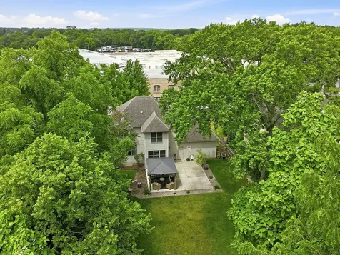 118 North 11th Avenue St. Charles IL 60174