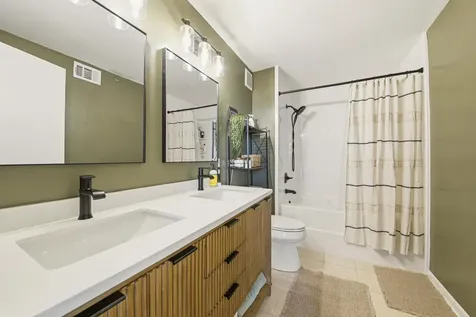 2001 South Calumet Avenue Chicago IL 60616