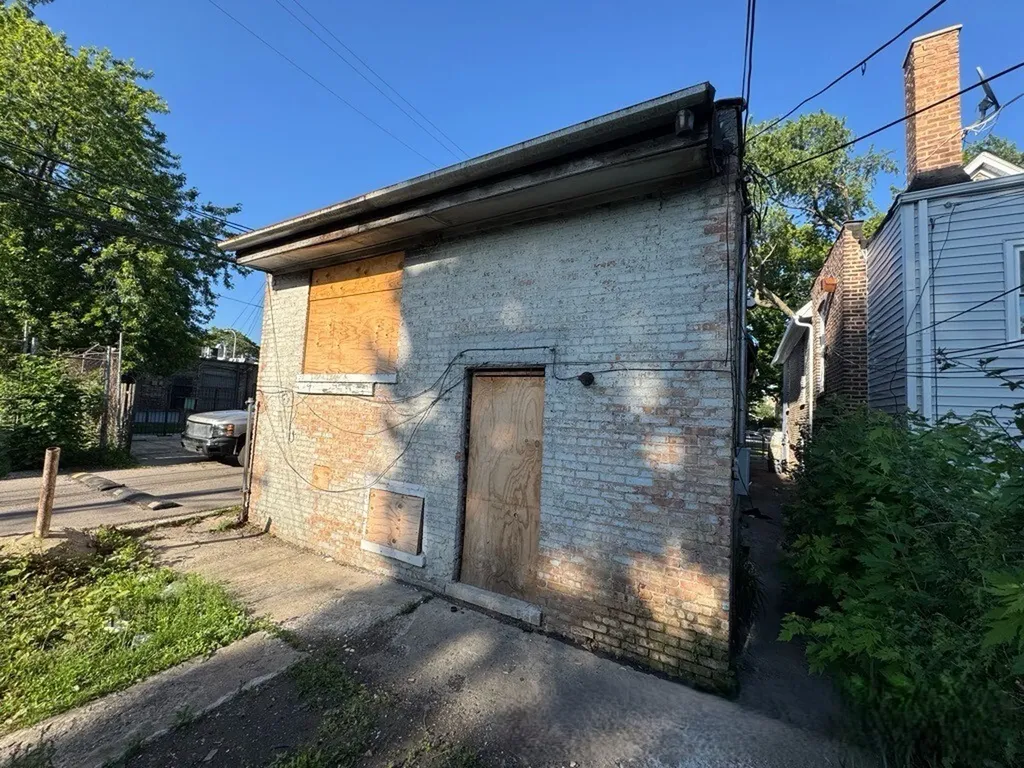 742 North Christiana Avenue Chicago IL 60624